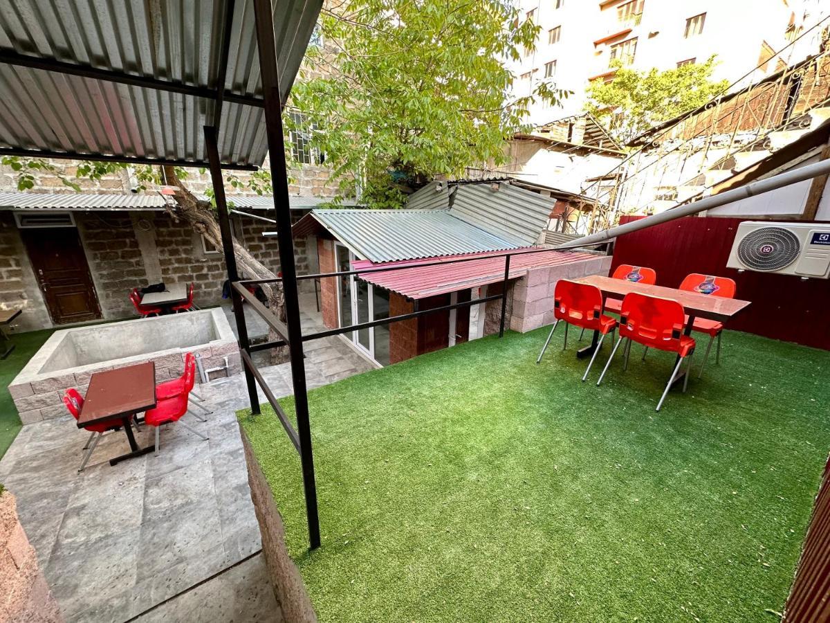 Family Appartments On Buzand Street 耶烈万 外观 照片